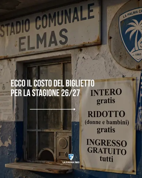 Il cartello al botteghino dello Stadio Comunale di Elmas: intero gratis, ridotto gratis, ingresso gratuito per tutti